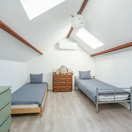 펜션 Les Varietes 라로셰안알데네