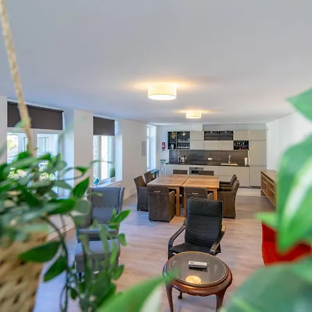 펜션 Les Varietes 라로셰안알데네